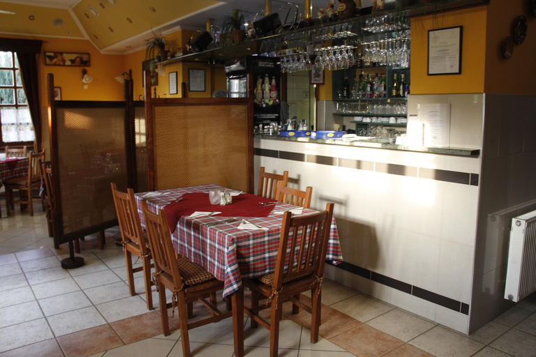 Food & Drinks 4, Kisherceg Szallashely, Budapesti