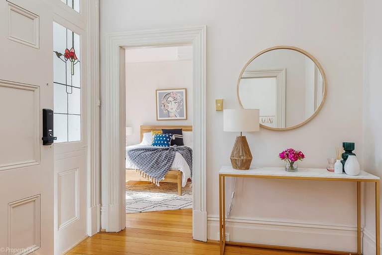 4, Warneford House stylish inner city living, Hobart