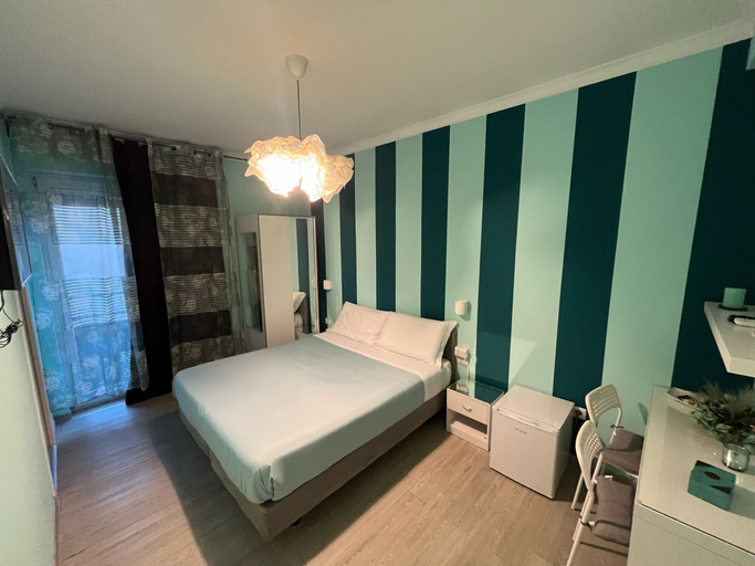 Bedroom 3, F Rooms, Napoli