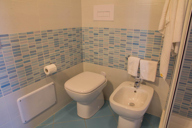 Bathroom 3, GF Apartments La Vigna, Olbia-Tempio