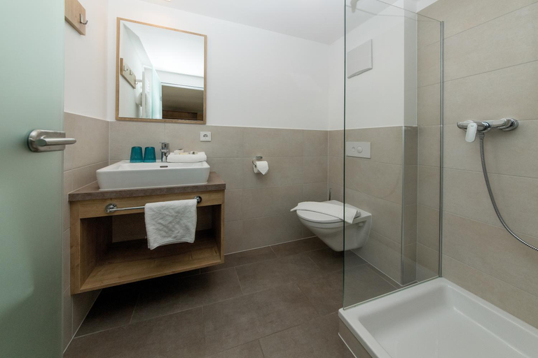 Bathroom 4, Alpine Lodge Klosterle am Arlberg, Bludenz