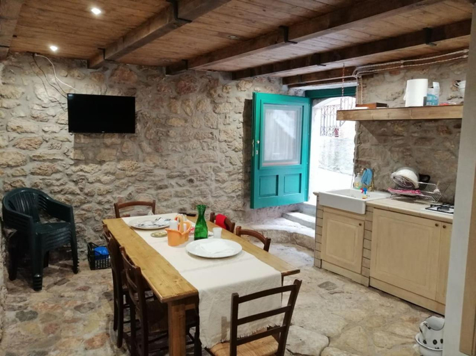 Others 3, La casa di Duilia, Isernia