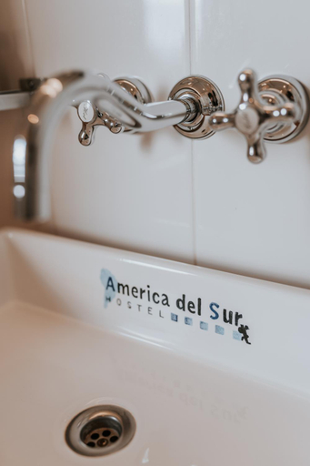 Bathroom 4, America del Sur Hostel Calafate, Lago Argentino