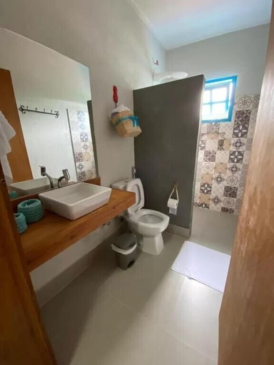 Bathroom, Pousada Vila do Lago, Capitólio