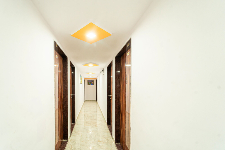 Others 5, Itsy Hotels Anand Executive, Near Amanora, Pune