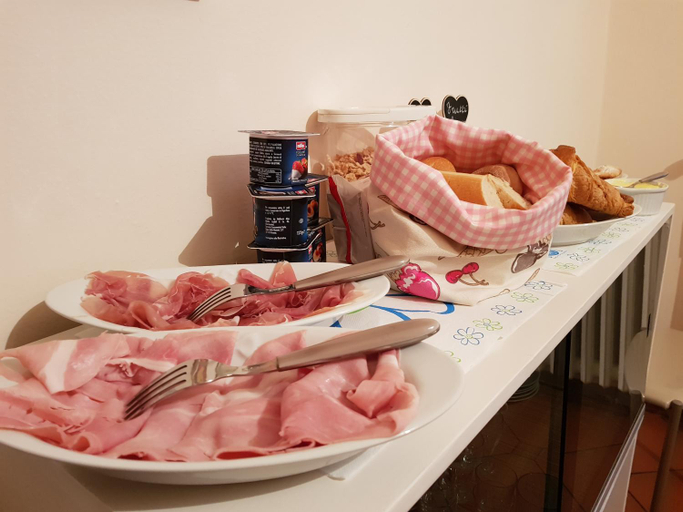 Food & Drinks 4, B&B Via della Grotta, Pistoia