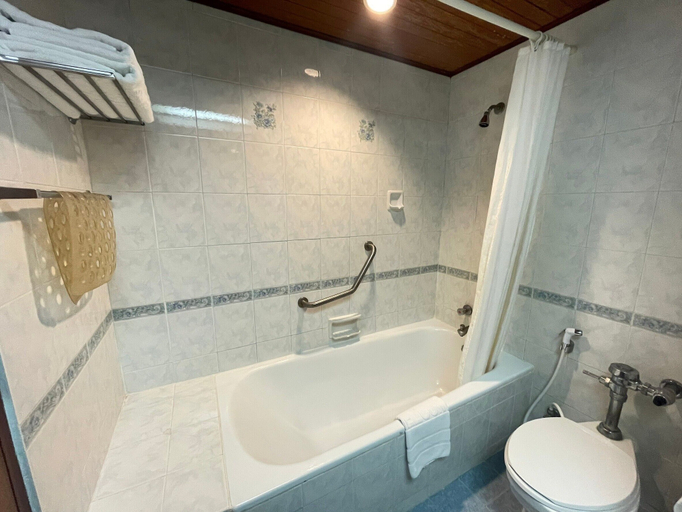 Bathroom 3, Wangcome Hotel, Muang Chiang Rai