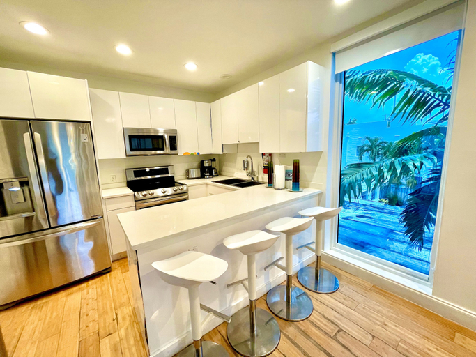 Others 5, Luxury South Beach Private Apartments, Miami-Dade