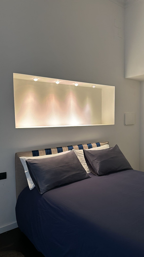 Bedroom 2, Re Nasone, Napoli