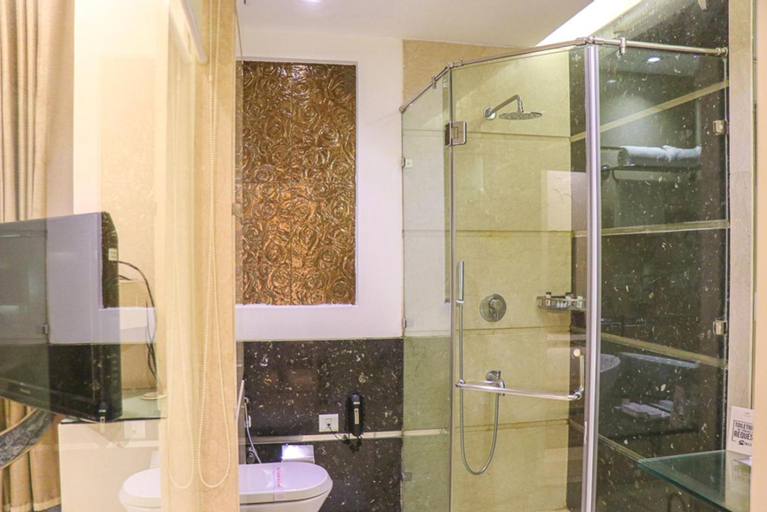 Bathroom 8