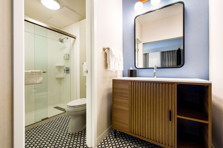 Bathroom 5, Sonesta Select Philadelphia Airport, Philadelphia