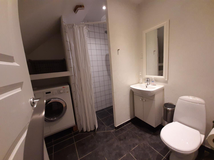 Bathroom 3, LatterLy Rooms, Silkeborg