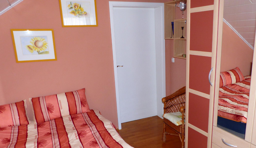 Bedroom 3, Apartment Wörth mit tollem Ausblick, Germersheim