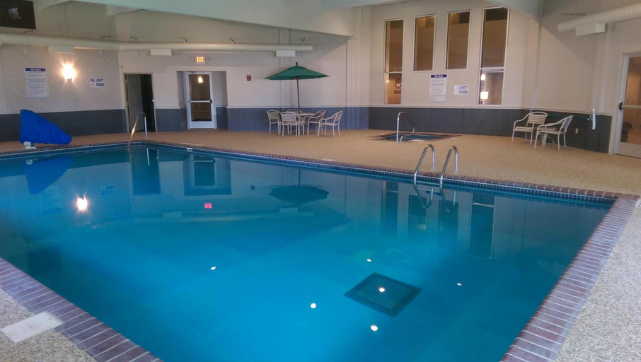 Sport & Beauty 5, AmericInn by Wyndham Sleepy Eye, Brown