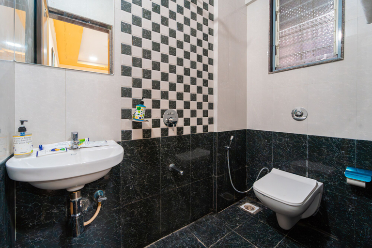 Bathroom 4, Itsy Hotels Anand Executive, Near Amanora, Pune
