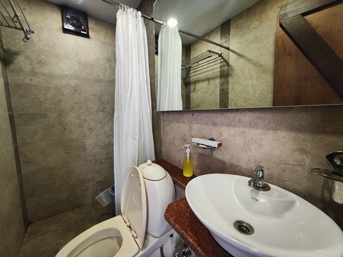 Bathroom 4, Rain Raga Resort, Satara
