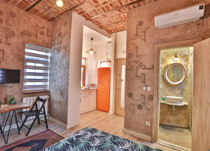 Others 2, Flats Company - Mujgan Apartment, Beyoğlu