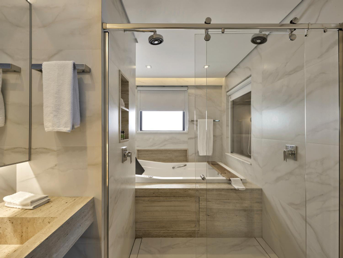 Bathroom 11