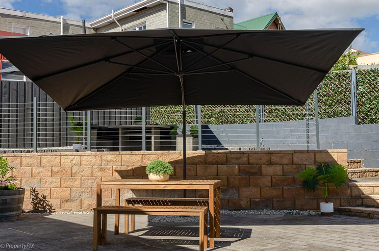 2, Warneford House stylish inner city living, Hobart