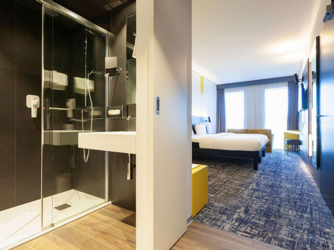 Bedroom 18