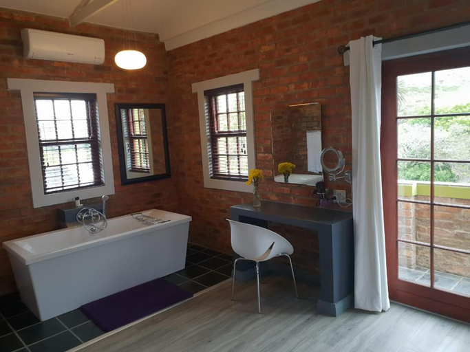 Bathroom 4, Port Del Mar Guesthouse, Overberg