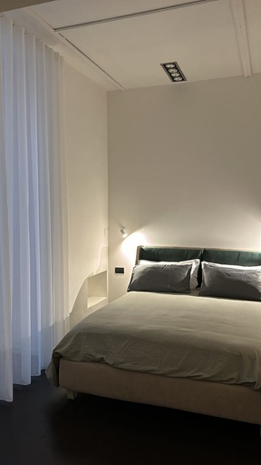 Bedroom 3, Re Nasone, Napoli