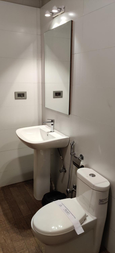Bathroom 4, Arcadia Heritage Property, Darjiling