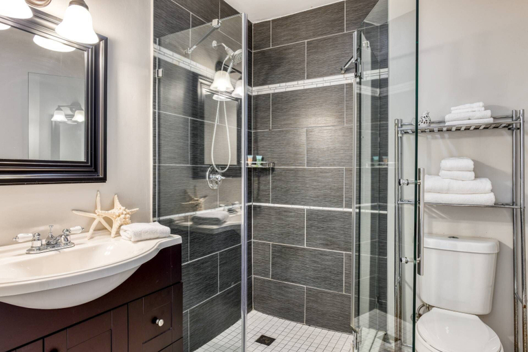 Bathroom, Dream Suite, Saint Johns