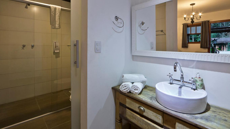 Bathroom 4, Hotel Britannia, Itatiaia
