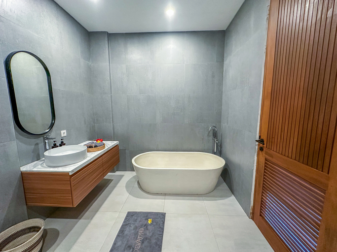Bathroom 5, Devadha Villa by San Villa Management, Badung