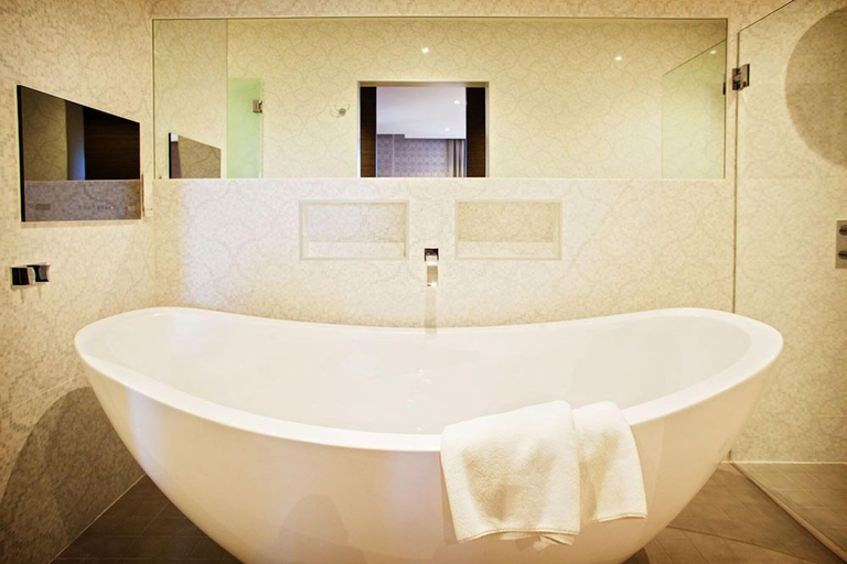 Bathroom 4, San Pietro Restaurant with Rooms, North Lincolnshire