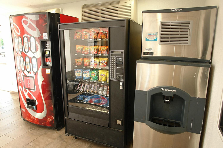 Food & Drinks 4, Motel 6 Hattiesburg, MS, Forrest