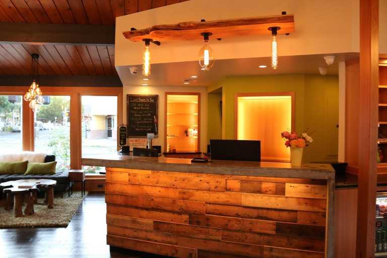 Public Area 2, Timbers Inn, Lane