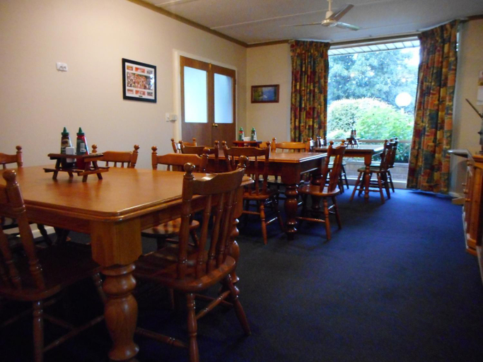 Food & Drinks 5, Acacia Rose Motor Inn, Wakool