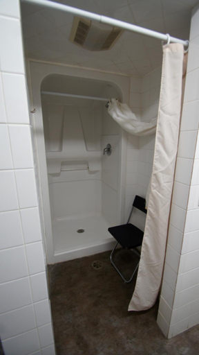 Bathroom 4, HI Calgary City Centre Hostels, Division No. 6