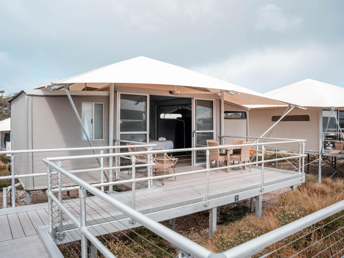 Exterior 14