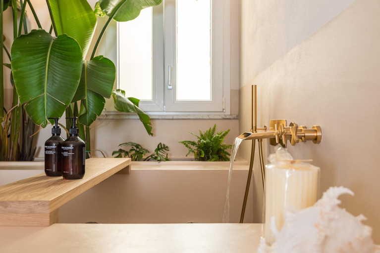 Bathroom 12