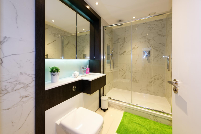 Bathroom 3, Grand Apartments Kew Gardens, London