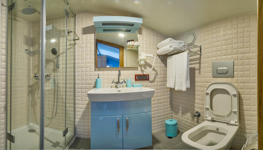 Bathroom 3, Taksim Nis Hotel, Beyoğlu
