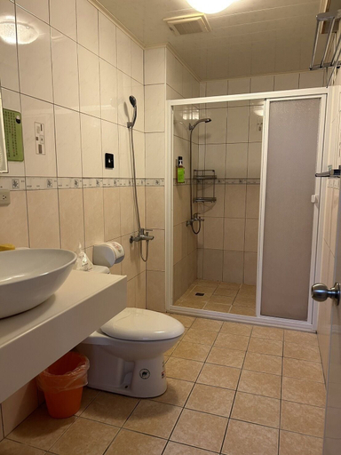 Bathroom 4, Secret base B&B, Taitung