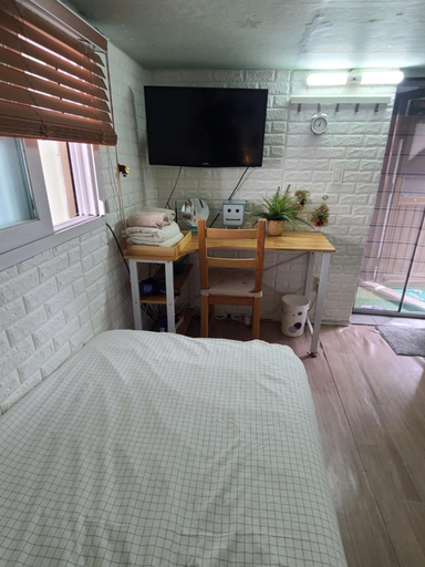 Bedroom 3, Apple Tree Guesthouse, Mapo