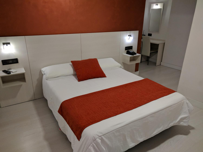 Bedroom 3, Emperatriz I, Salamanca
