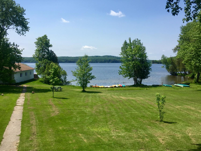 Others 5, Tally-Ho Inn, Muskoka