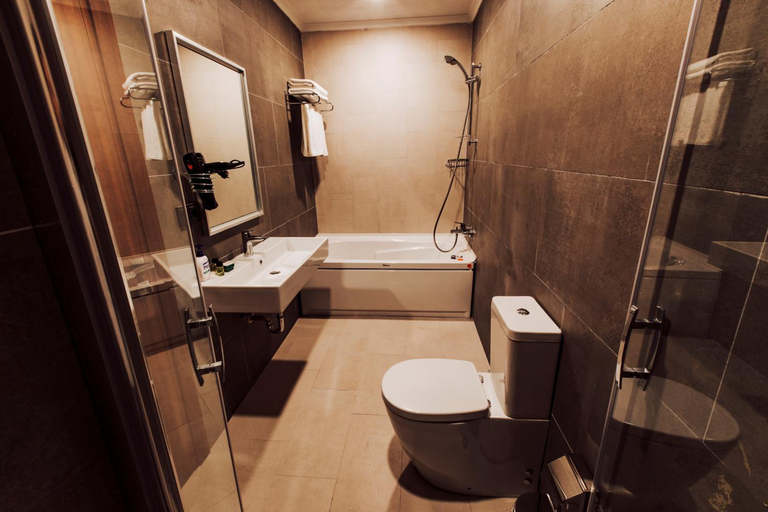 Bathroom 2, Business Palas Hotel, Izmit