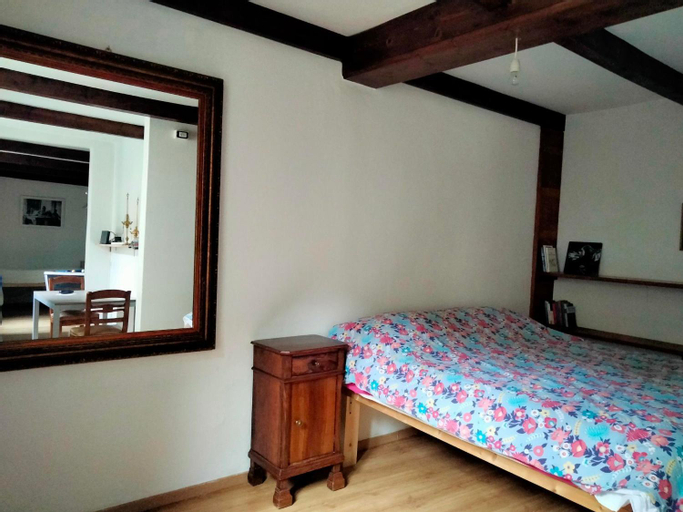 Bedroom 2, La stufa rossa, Sondrio