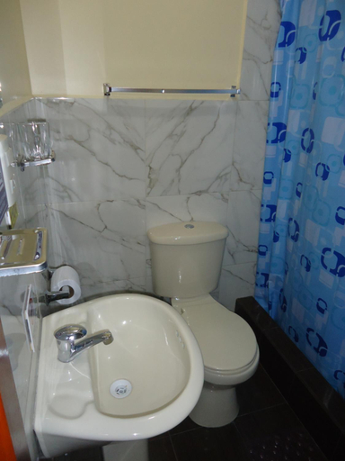 Bathroom 3, Hostal Bolivar Inn, Quito