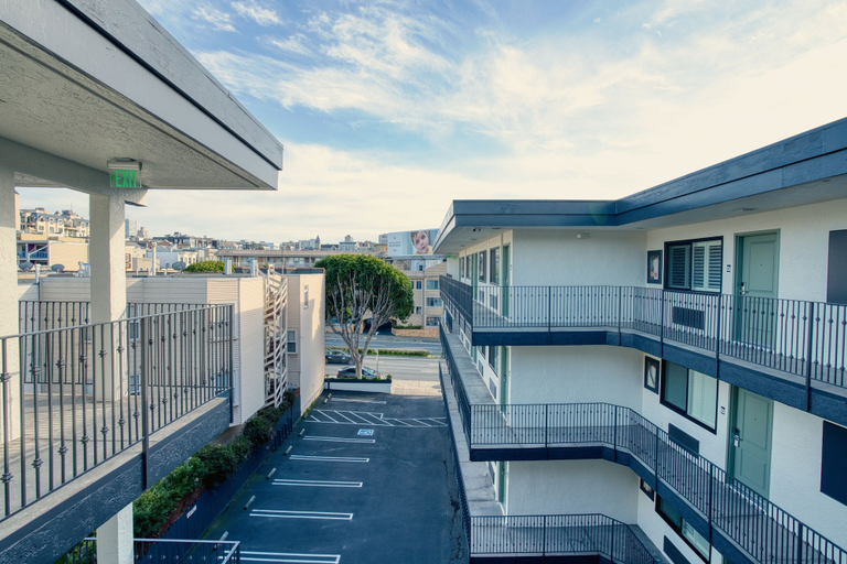 Exterior & Views 2, La Casa Inn, San Francisco