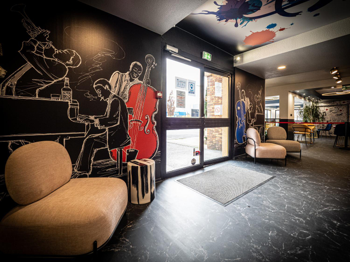 Public Area 2, Welcomotel, Oise