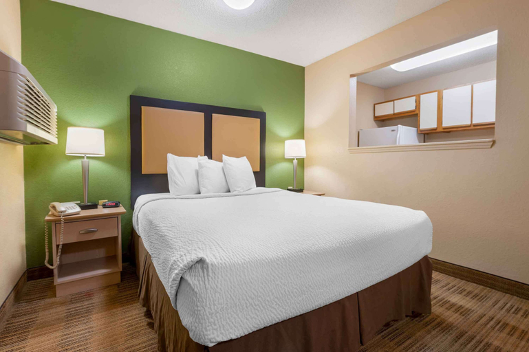 Bedroom 3, Extended Stay America Select Suites Detroit Warren, Macomb