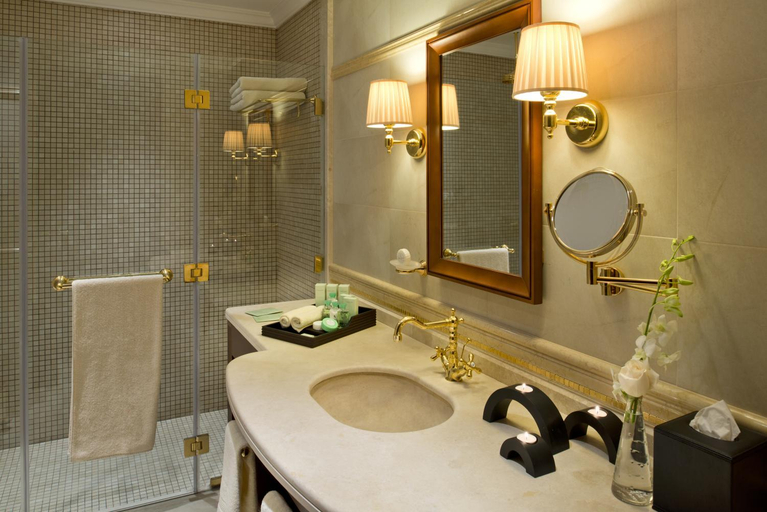 Bathroom 5, Warwick Doha, Doha